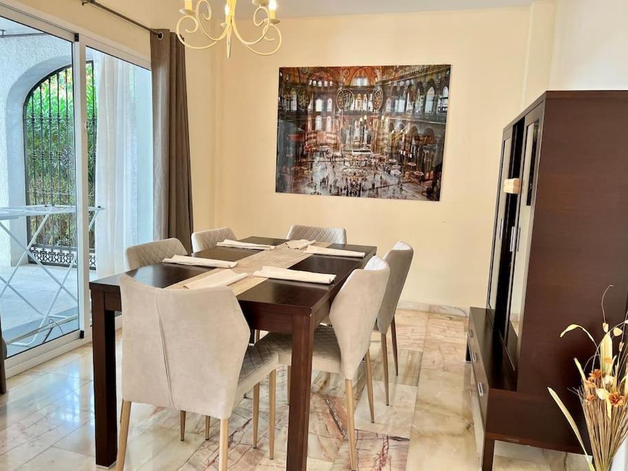 Villa Scenic With Private Pool - Sleeps 8 มิฮาส ภายนอก รูปภาพ